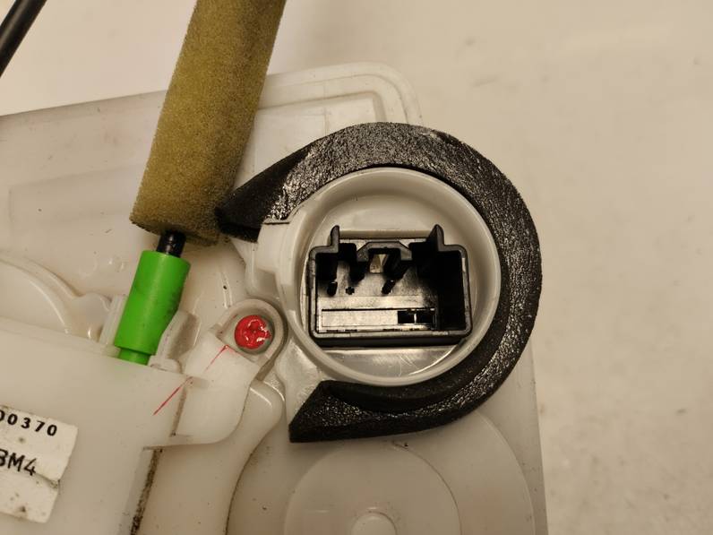 CERRADURA PUERTA TRASERA DERECHA MAZDA 3 LIM 2009 2.2 TURBODIESEL (150 CV)