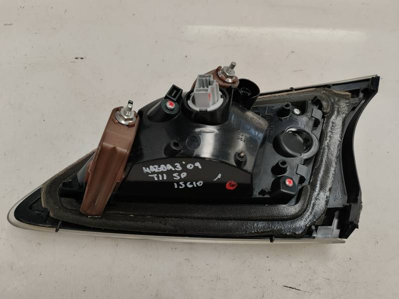 PILOTO TRASERO IZQUIERDO INTERIOR MAZDA 3 LIM 2009 2.2 TURBODIESEL (150 CV)