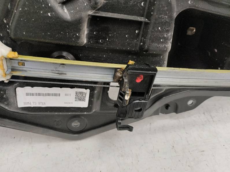 ELEVALUNAS TRASERO IZQUIERDO MAZDA 3 LIM 2009 2.2 TURBODIESEL (150 CV)