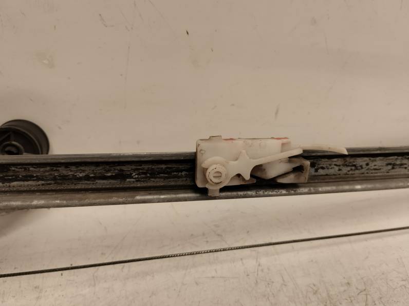 ELEVALUNAS DELANTERO IZQUIERDO PEUGEOT BOXER CAJA CERR TECHO SOBREELEV 1999 2.5 TURBODIESEL (107 CV)