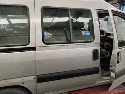 PUERTA LATERAL CORREDERA DERECHA FIAT SCUDO 2004 2.0 JTD (94 CV)