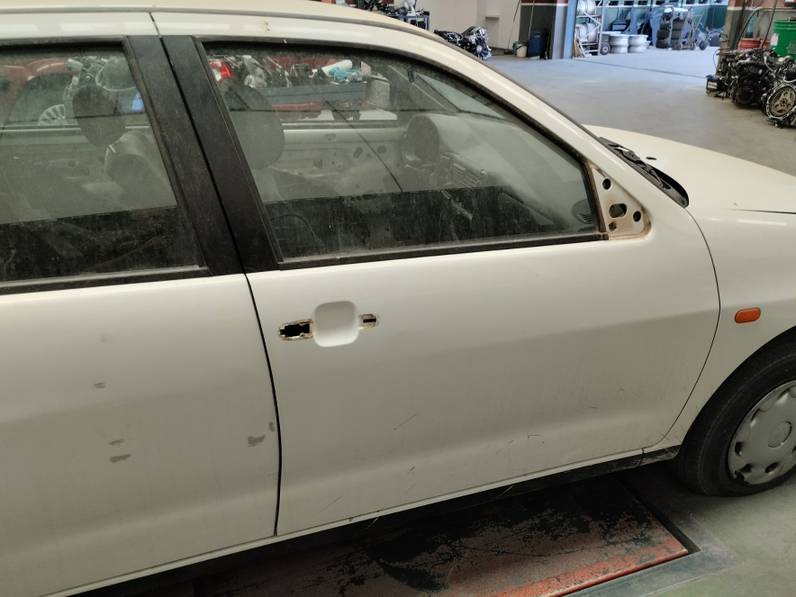 PUERTA DELANTERA DERECHA SEAT CORDOBA BERLINA 1999 1.4 (60 CV)