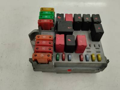 CAJA RELES FUSIBLES FIAT BRAVO 2007 1.9 8V JTD (120 CV)