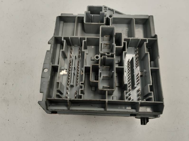 CAJA RELES FUSIBLES FIAT BRAVO 2007 1.9 8V JTD (120 CV)