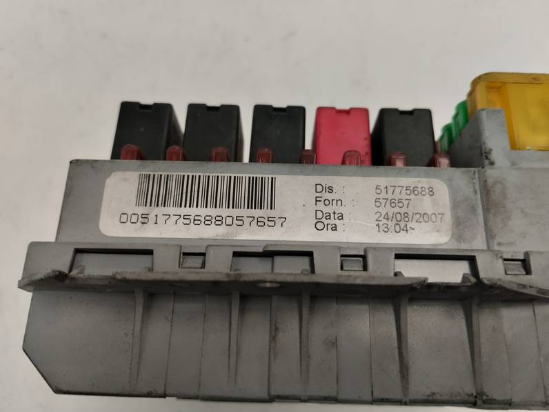 CAJA RELES FUSIBLES FIAT BRAVO 2007 1.9 8V JTD (120 CV)