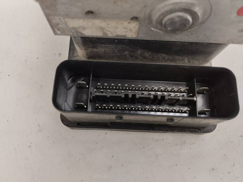 ABS VOLKSWAGEN GOLF V BERLINA 2004 1.9 TDI (105 CV)