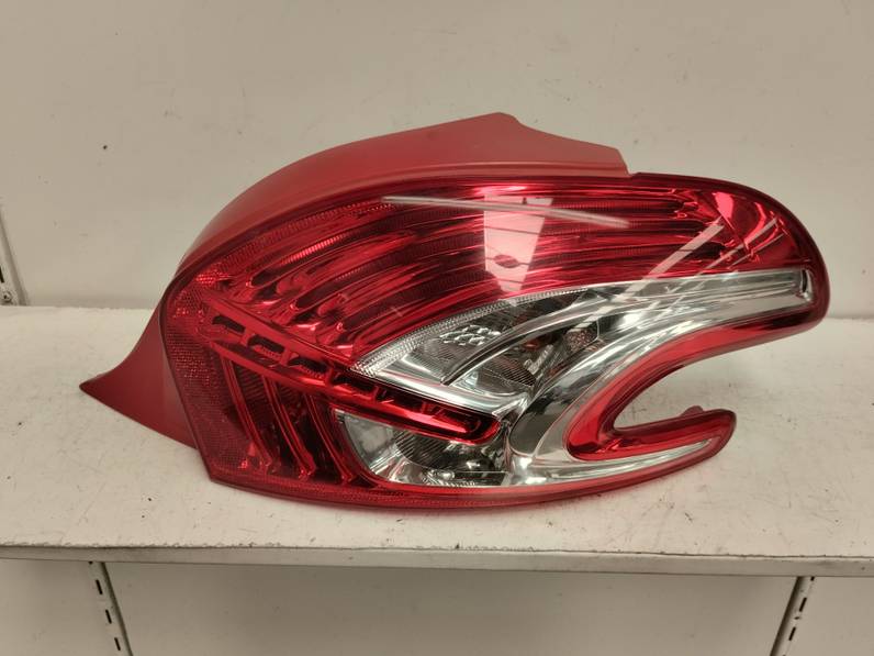 PILOTO TRASERO DERECHO PEUGEOT 208 2013 1.4 HDI FAP (68 CV)