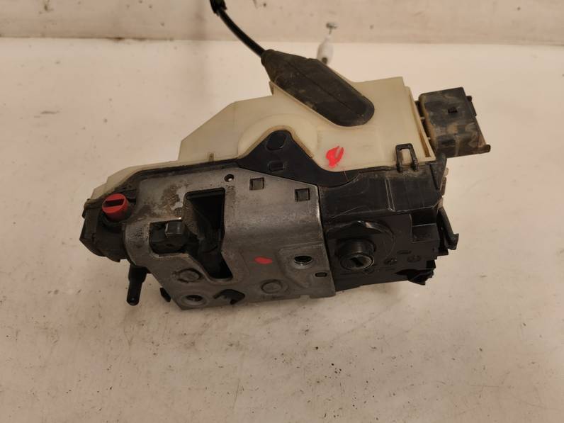 CERRADURA PUERTA TRASERA IZQUIERDA PEUGEOT 208 2013 1.4 HDI FAP (68 CV)