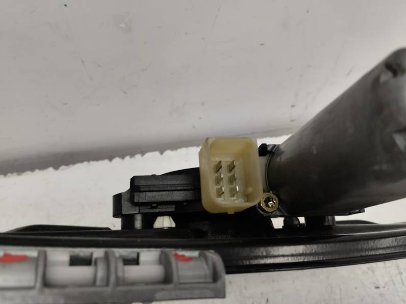 ELEVALUNAS TRASERO DERECHO MERCEDES CLASE C BERLINA 2001 2.6 (170 CV)