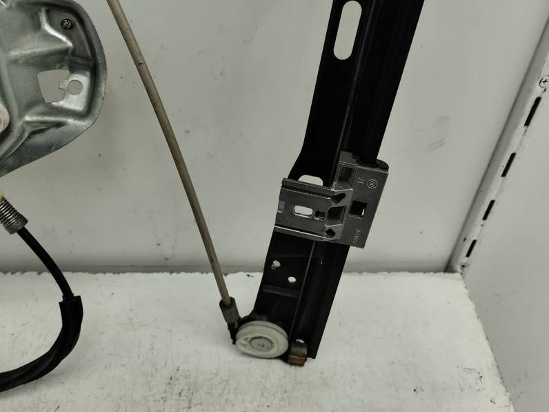 ELEVALUNAS DELANTERO IZQUIERDO MERCEDES CLASE C BERLINA 2001 2.6 (170 CV)