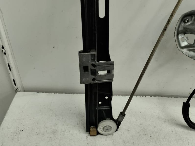 ELEVALUNAS DELANTERO IZQUIERDO MERCEDES CLASE C BERLINA 2001 2.6 (170 CV)