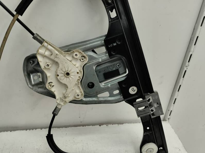 ELEVALUNAS DELANTERO IZQUIERDO MERCEDES CLASE C BERLINA 2001 2.6 (170 CV)