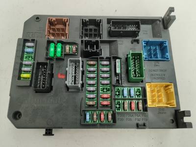 CAJA RELES FUSIBLES CITROEN C4 LIM 2014 1.4 16V (95 CV)