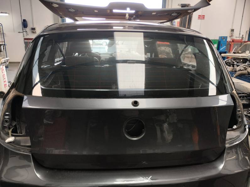 PORTON TRASERO BMW SERIE 1 BERLINA 2007 2.0 TURBODIESEL (143 CV)