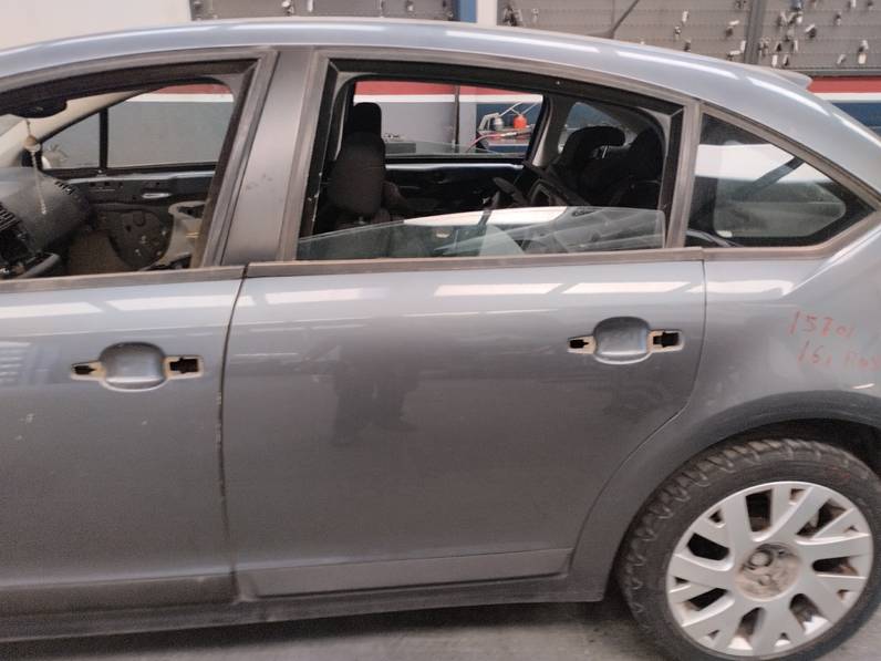 PUERTA TRASERA IZQUIERDA CITROEN C4 BERLINA 2005 1.6 16V (109 CV)