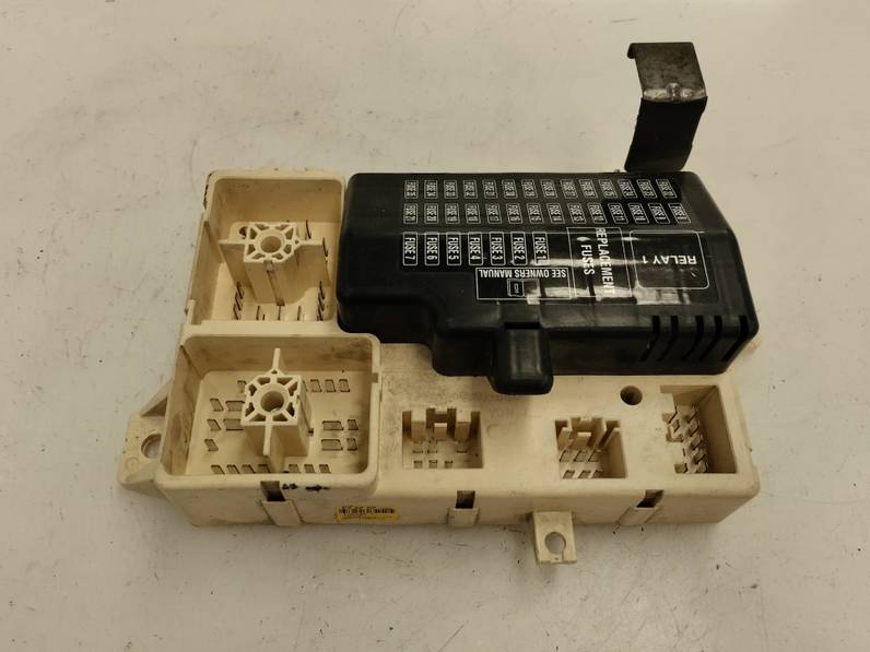 CAJA RELES FUSIBLES JAGUAR S TYPE 2006 2.7 V6 D (207 CV)