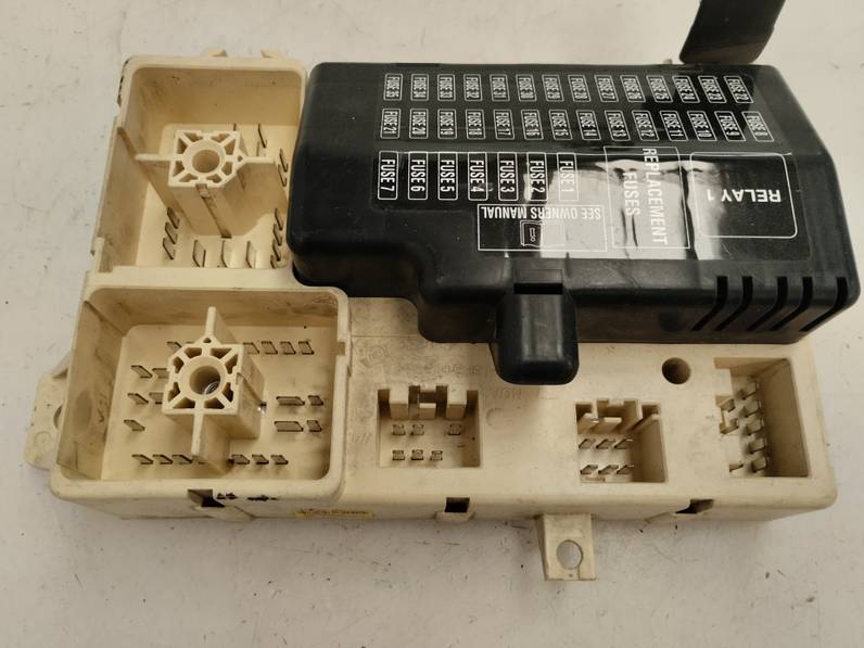 CAJA RELES FUSIBLES JAGUAR S TYPE 2006 2.7 V6 D (207 CV)