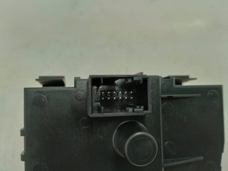 MANDO LUCES BMW SERIE 1 BERLINA 2007 2.0 TURBODIESEL (143 CV)