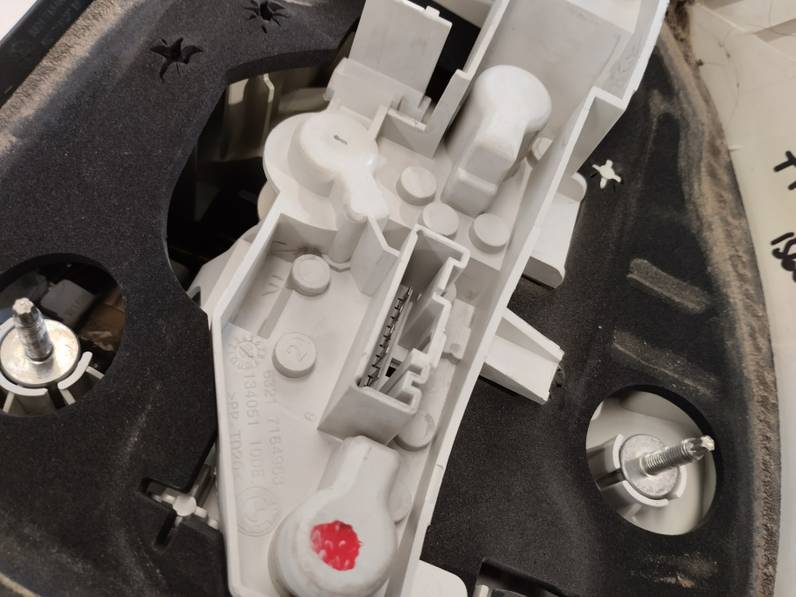 PILOTO TRASERO IZQUIERDO BMW SERIE 1 BERLINA 2007 2.0 TURBODIESEL (143 CV)