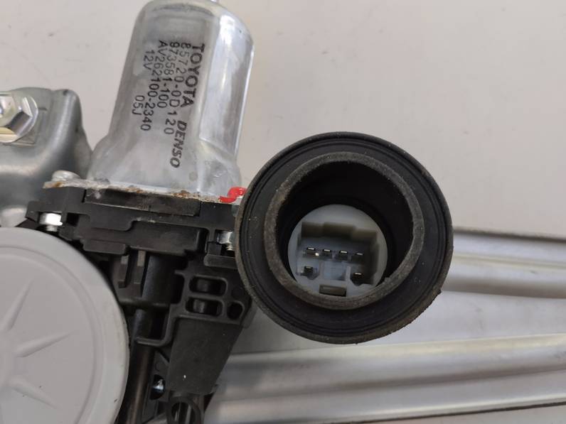 ELEVALUNAS TRASERO DERECHO TOYOTA AURIS 2007 1.4 16V (97 CV)