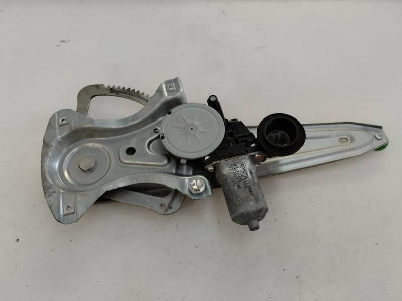 ELEVALUNAS TRASERO IZQUIERDO TOYOTA AURIS 2007 1.4 16V (97 CV)