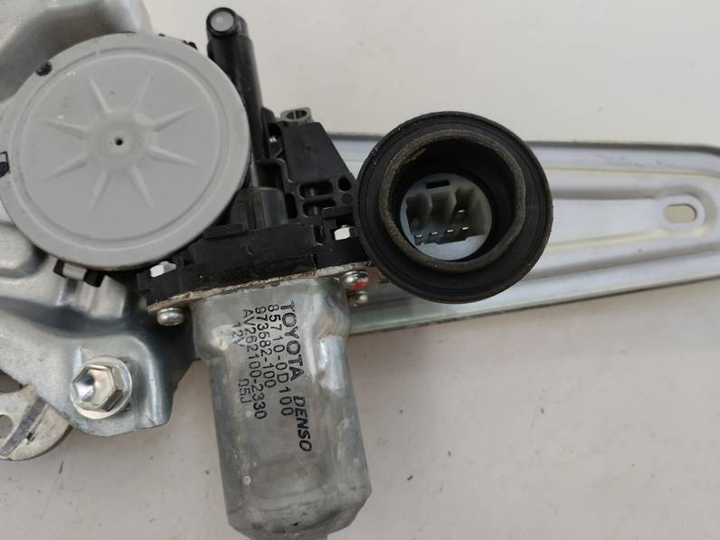 ELEVALUNAS TRASERO IZQUIERDO TOYOTA AURIS 2007 1.4 16V (97 CV)