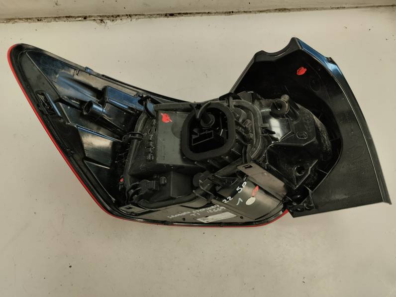 PILOTO TRASERO DERECHO DACIA SANDERO 2022 1.0 TCE (101 CV)