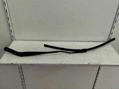 BRAZO LIMPIA DELANTERO IZQUIERDO DACIA SANDERO 2022 1.0 TCE (101 CV)