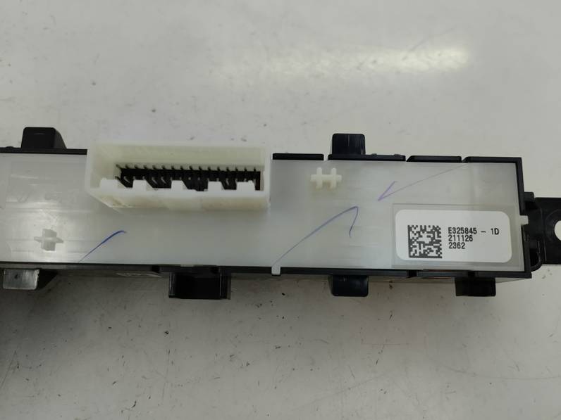 WARNING DACIA SANDERO 2022 1.0 TCE (101 CV)