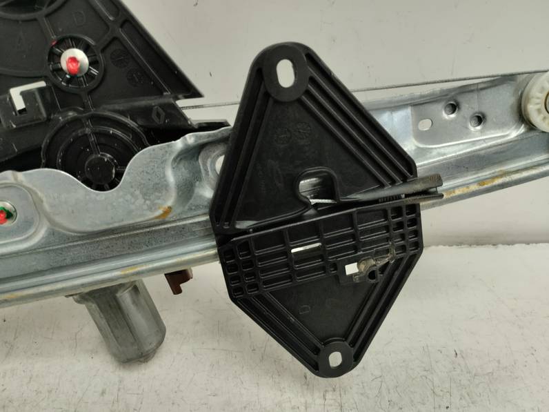 ELEVALUNAS DELANTERO DERECHO DACIA SANDERO 2022 1.0 TCE (101 CV)