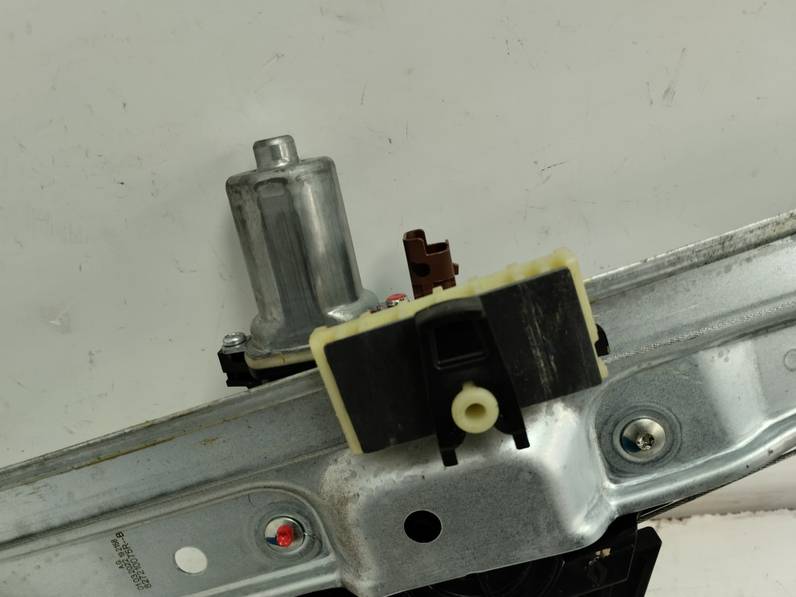 ELEVALUNAS TRASERO IZQUIERDO DACIA SANDERO 2022 1.0 TCE (101 CV)