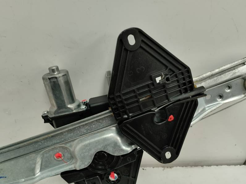 ELEVALUNAS DELANTERO IZQUIERDO DACIA SANDERO 2022 1.0 TCE (101 CV)