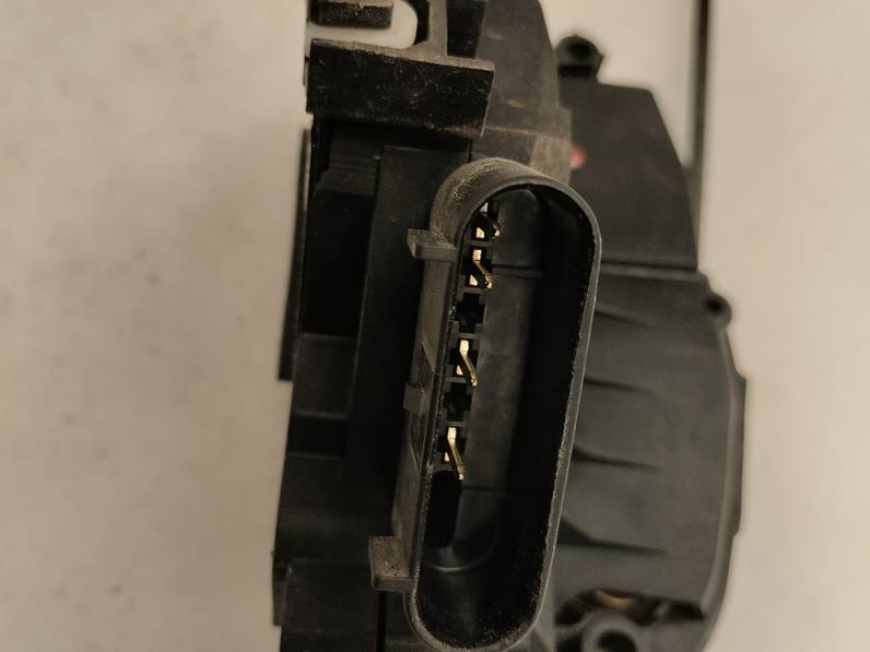 CERRADURA PUERTA TRASERA IZQUIERDA FORD C MAX 2011 1.6 TDCI (95 CV)