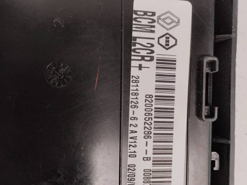 CAJA RELES FUSIBLES RENAULT CLIO III 2009 1.2 16V (101 CV)