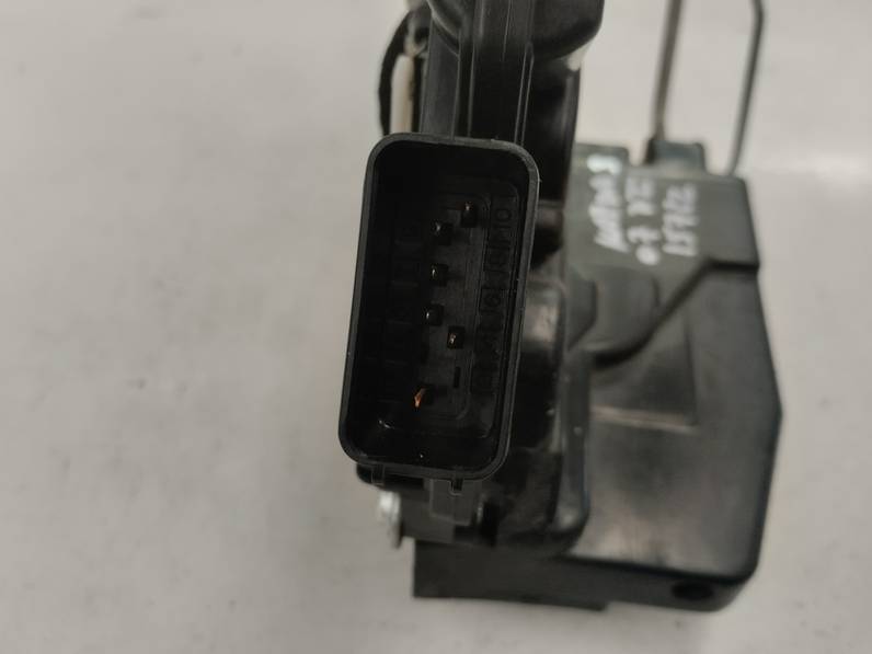 CERRADURA PUERTA DELANTERA IZQUIERDA MAZDA 3 BERLINA 2007 1.6 CD D (109 CV)