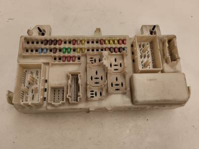 CAJA RELES FUSIBLES MAZDA 3 BERLINA 2007 1.6 CD D (109 CV)