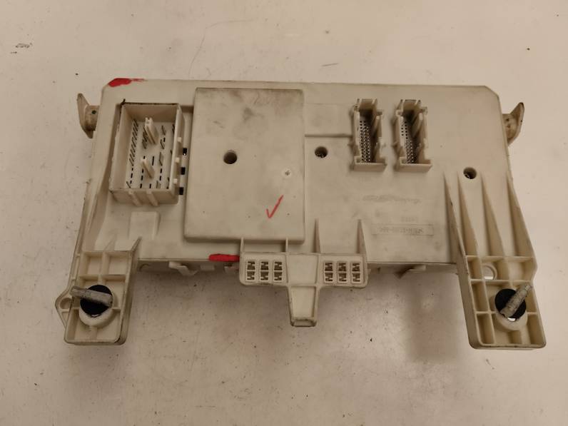 CAJA RELES FUSIBLES MAZDA 3 BERLINA 2007 1.6 CD D (109 CV)