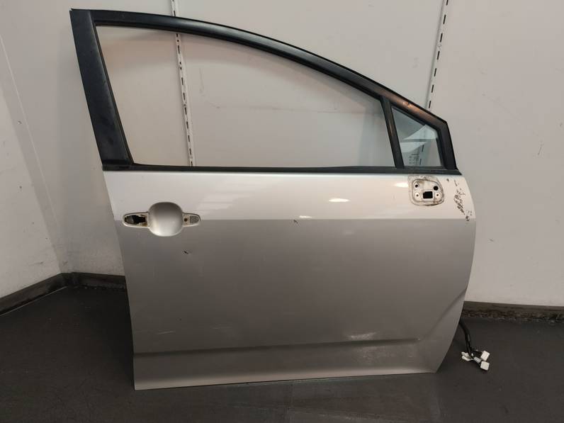 PUERTA DELANTERA DERECHA TOYOTA COROLLA VERSO 2006 2.2 TURBODIESEL (136 CV)