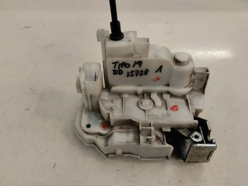 CERRADURA PUERTA DELANTERA DERECHA FIAT TIPO II SEDAN 2019 1.3 16V M-JET (95 CV)
