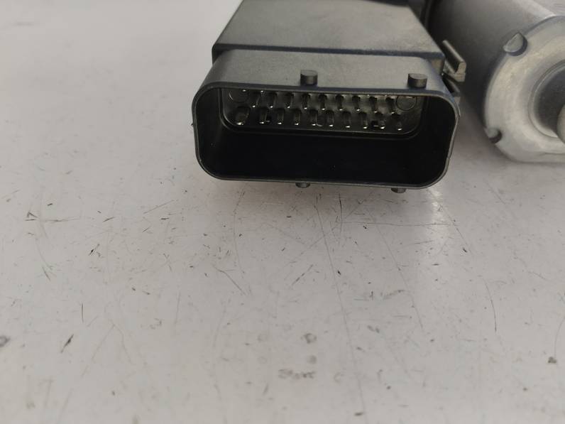 MOTOR ELEVALUNAS DELANTERO IZQUIERDO SKODA SUPERB 2007 2.0 TDI DPF (140 CV)