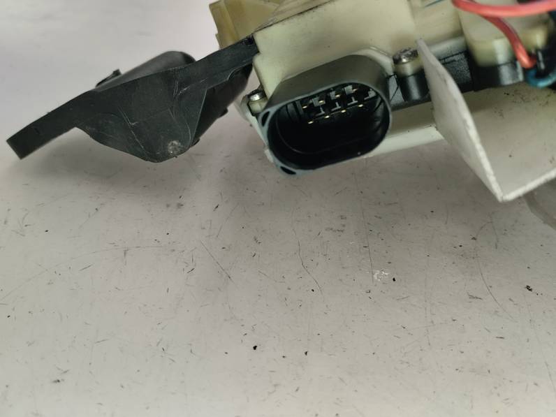 CERRADURA PUERTA DELANTERA DERECHA SKODA SUPERB 2007 2.0 TDI DPF (140 CV)