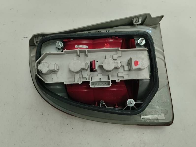 PILOTO TRASERO DERECHO SKODA SUPERB 2007 2.0 TDI DPF (140 CV)