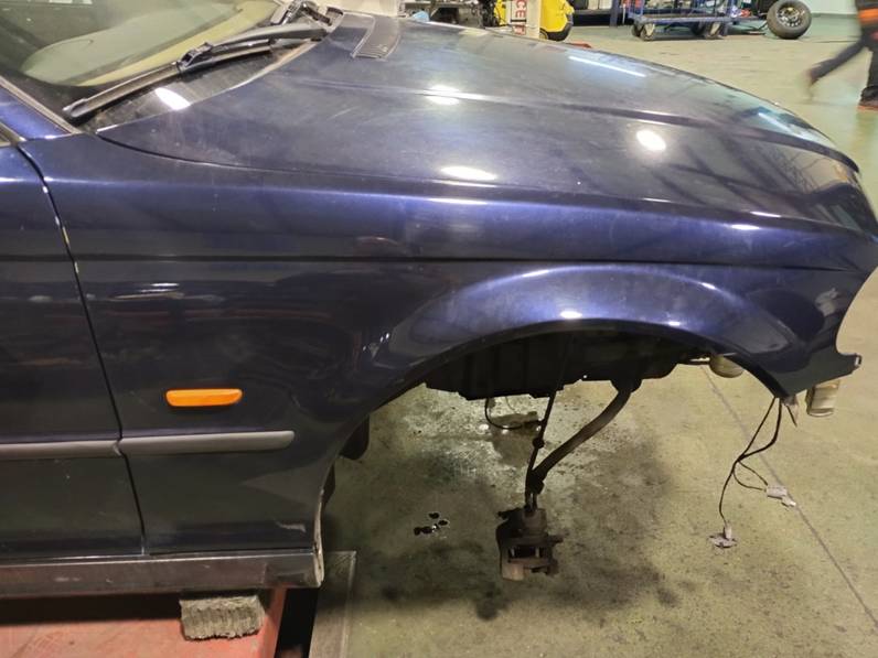 ALETA DELANTERA DERECHA BMW SERIE 3 BERLINA 1998 1.9 (118 CV)