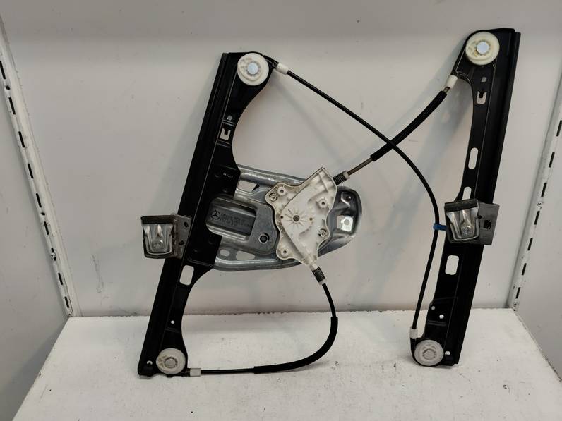 ELEVALUNAS DELANTERO IZQUIERDO MERCEDES CLASE C BERLINA 2007 1.8 (143 CV)