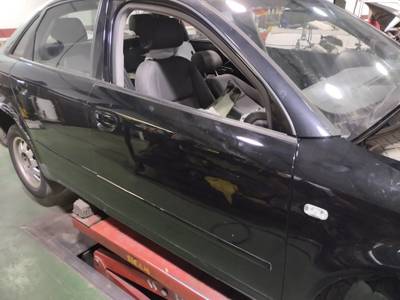 PUERTA DELANTERA DERECHA AUDI A4 BERLINA 2002 1.9 TDI (131 CV)