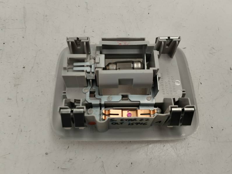 LUZ INTERIOR MITSUBISHI SPACE STAR 2022 1.2 (80 CV)