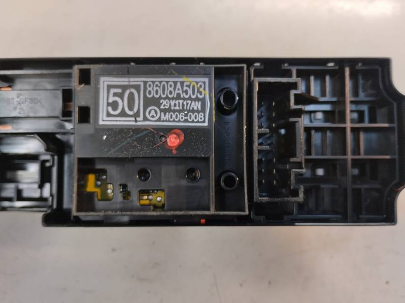 MANDO ELEVALUNAS DELANTERO IZQUIERDO MITSUBISHI SPACE STAR 2022 1.2 (80 CV)