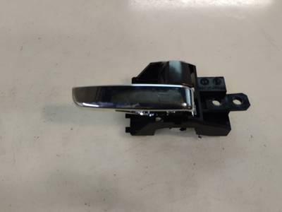 MANETA INTERIOR DELANTERA DERECHA MITSUBISHI SPACE STAR 2022 1.2 (80 CV)