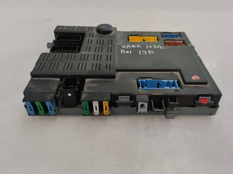 CAJA RELES FUSIBLES CITROEN XSARA BERLINA 2001 1.9 D (69 CV)