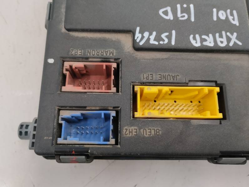 CAJA RELES FUSIBLES CITROEN XSARA BERLINA 2001 1.9 D (69 CV)